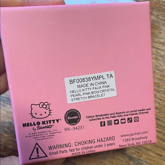 Hello Kitty Pink and White Pearl Bracelet - Picture 3 of 3